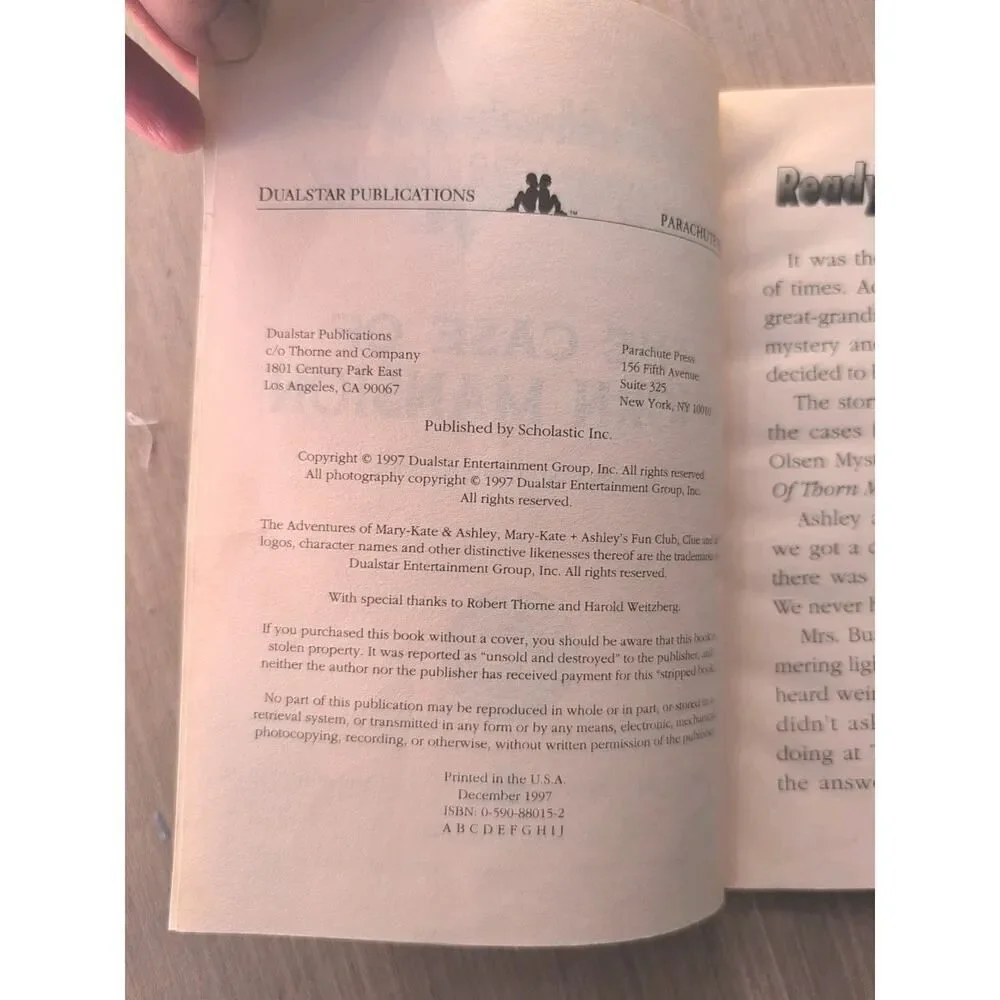 The Case of Thorn Mansion: A Novelization Adventures of Mary-kate & Ashley Book